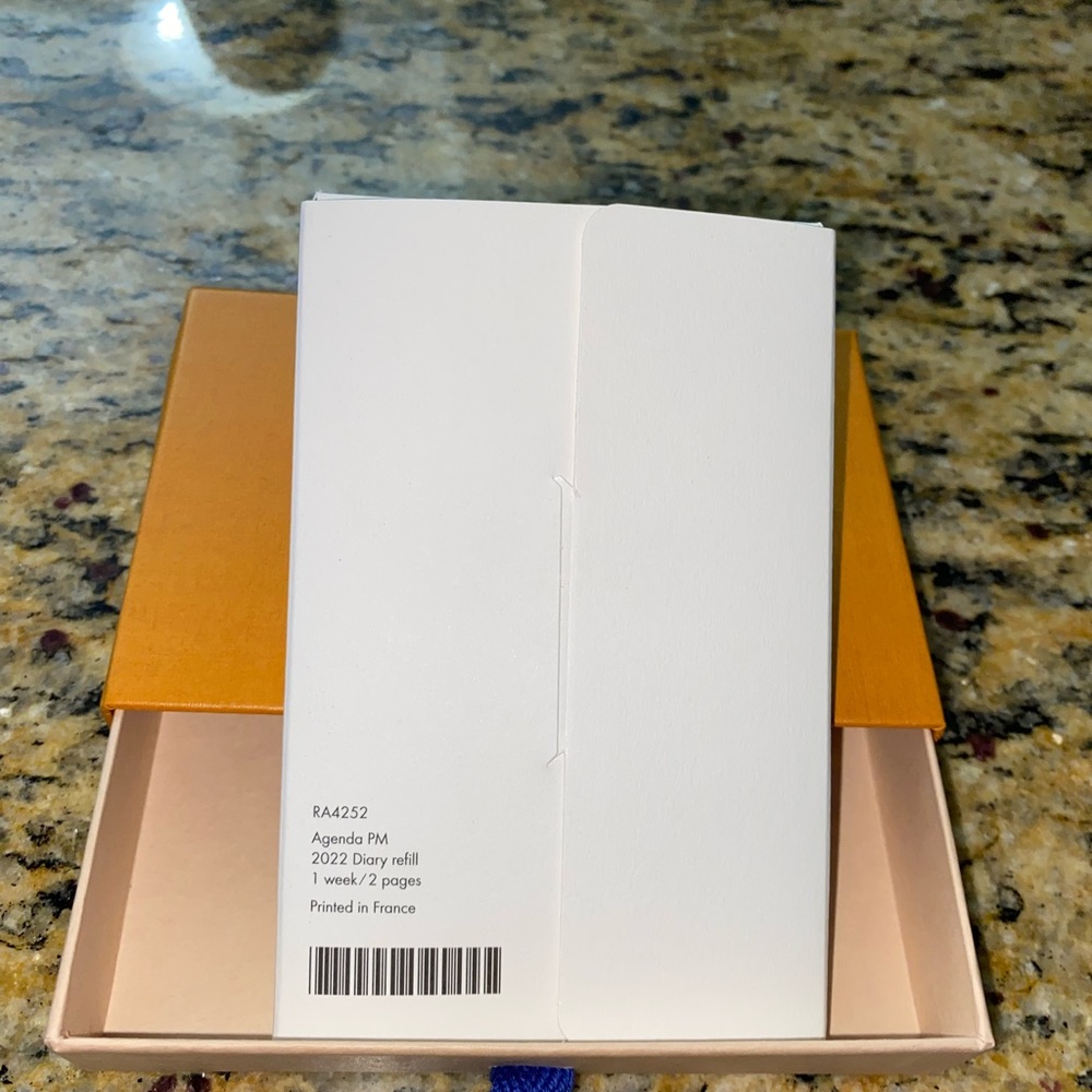 Louis Vuitton RA4252 2022 AGENDA REFILL - Picture 2 of 8